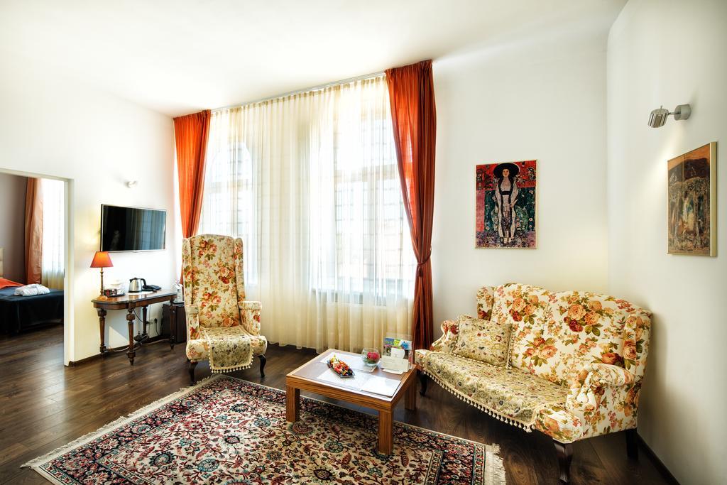 City Hotel Teater 里加 外观 照片
