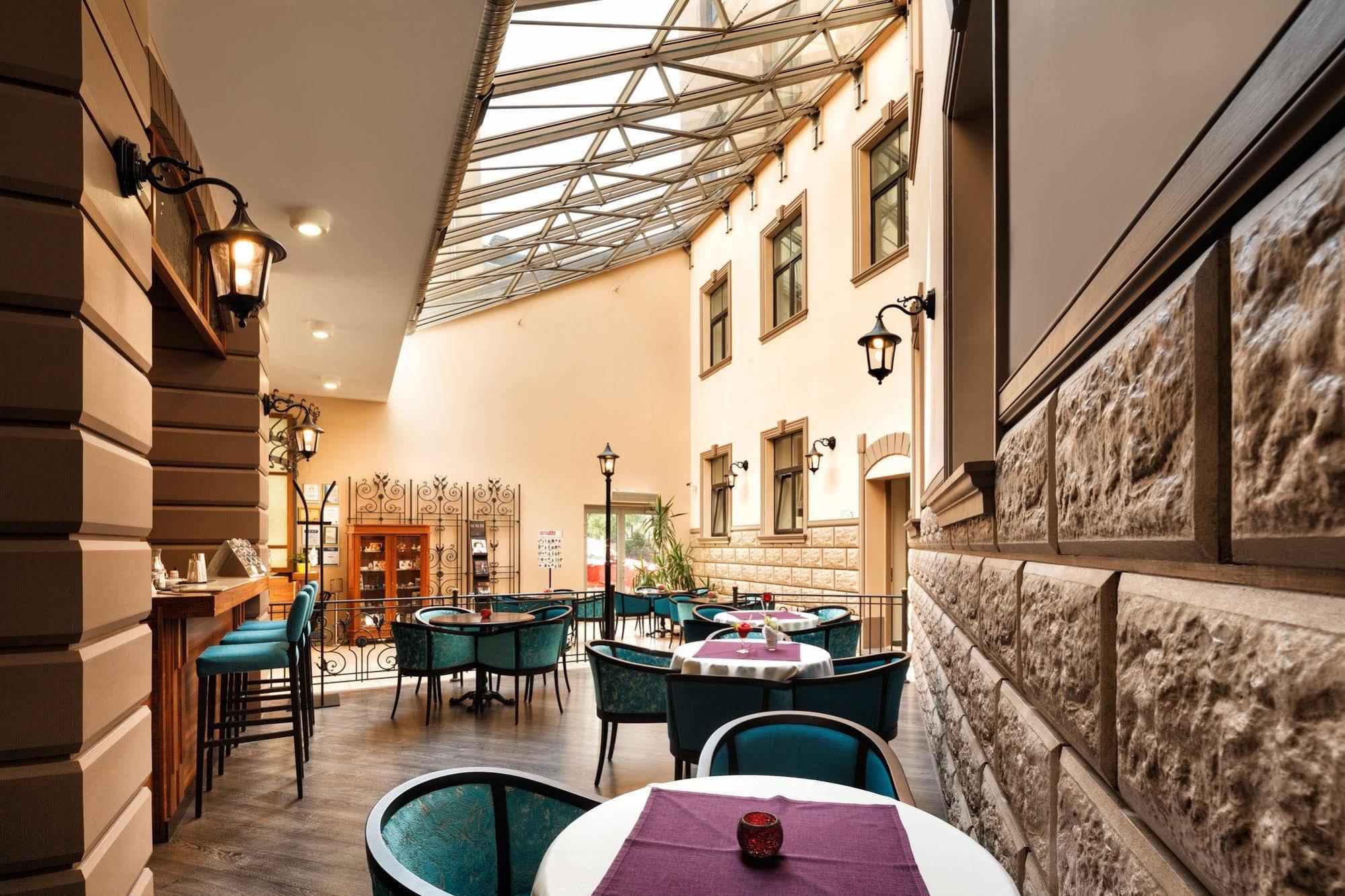 City Hotel Teater 里加 外观 照片