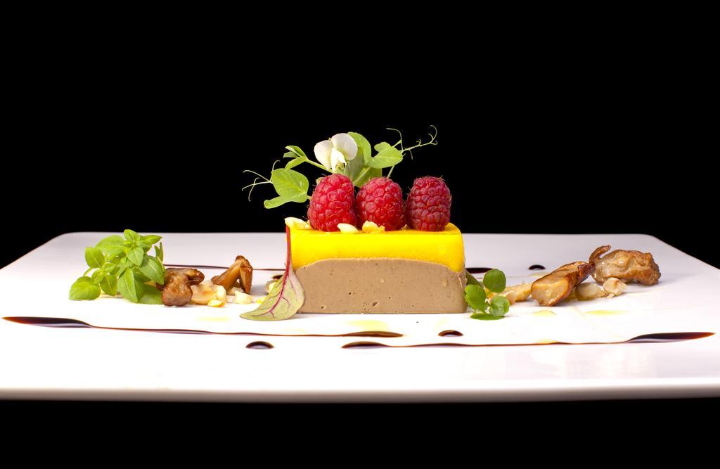 City Hotel Teater 里加 外观 照片