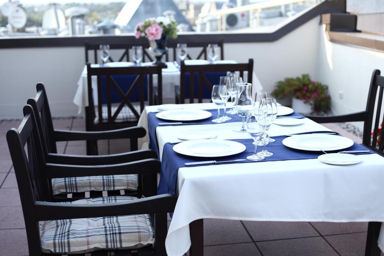 City Hotel Teater 里加 外观 照片